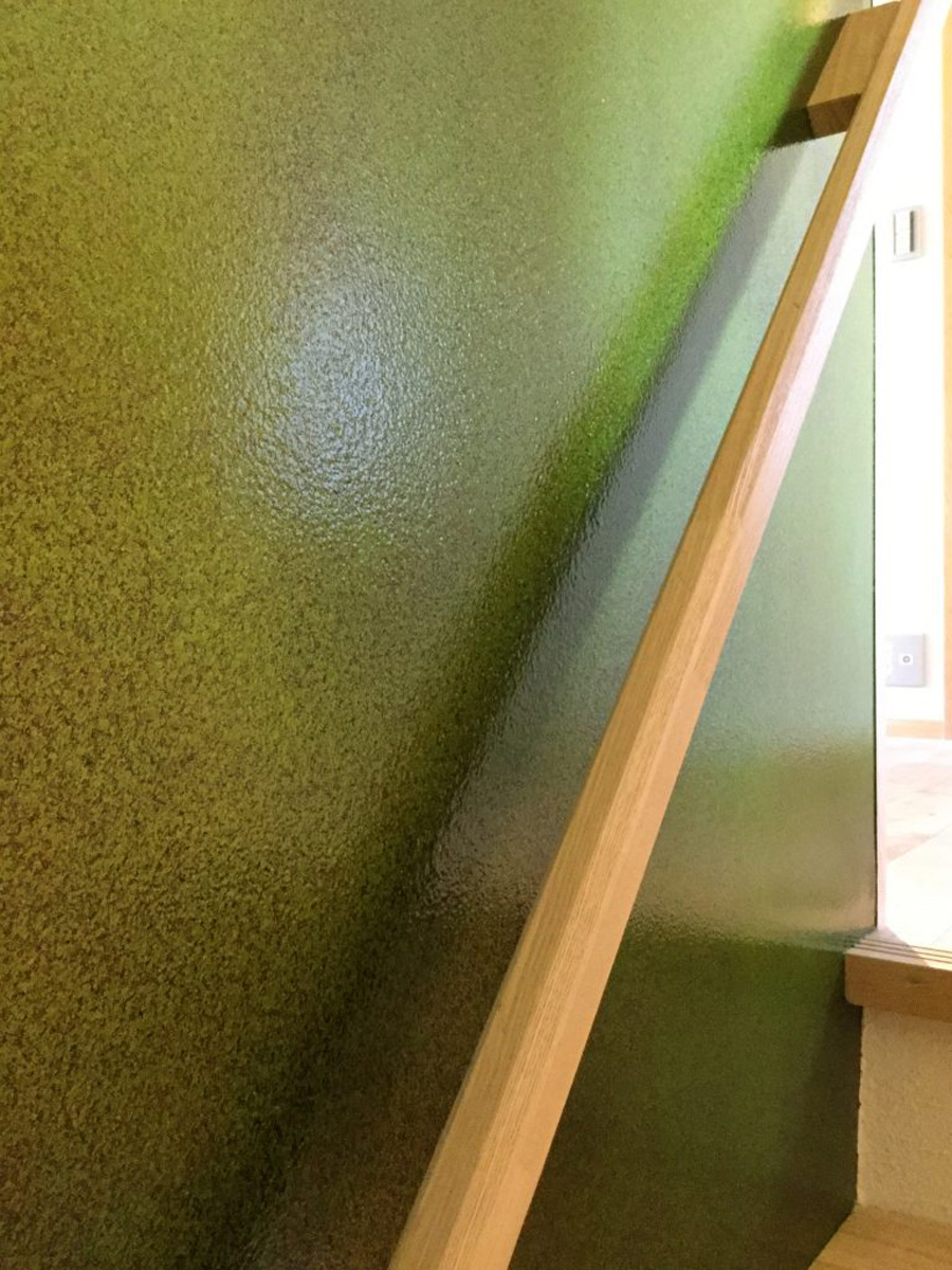 現場施工、完了 新築住宅にて、現場塗装 苔緑色（Mossy Green）の応用